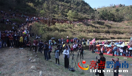 2018兴仁彝族大年节暨山地旅游徒步穿越彝家洞活动成功举行(图1)