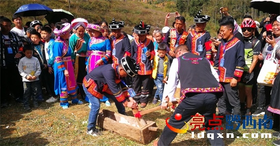 2018兴仁彝族大年节暨山地旅游徒步穿越彝家洞活动成功举行(图6)
